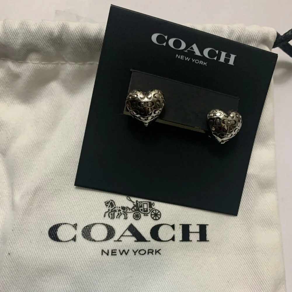 COACH Signature Quilted Puffy Heart Huggie Earrings NEW $85 - Picture 2 of 7